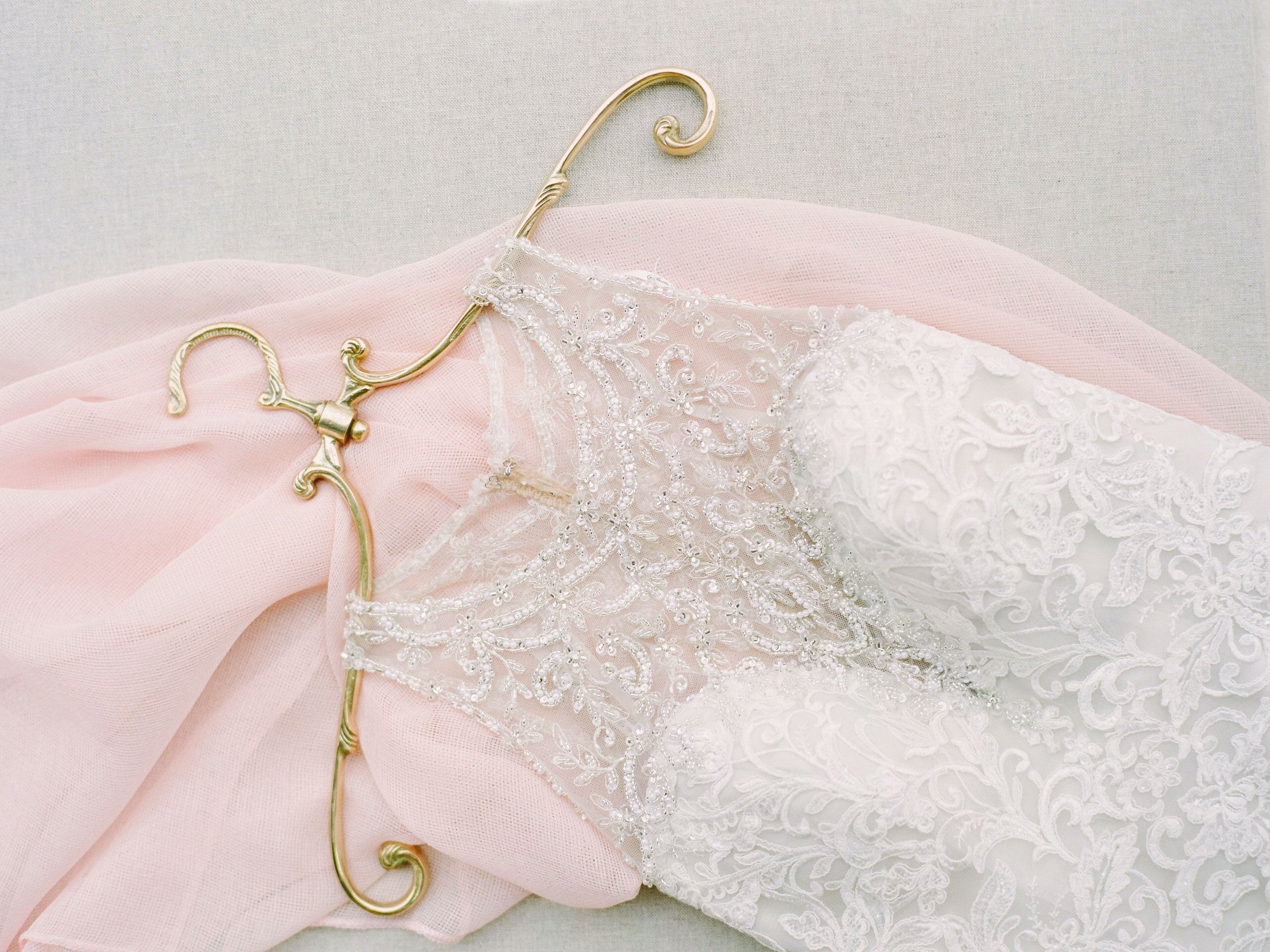 What does a wedding dress cost?. Desktop Image