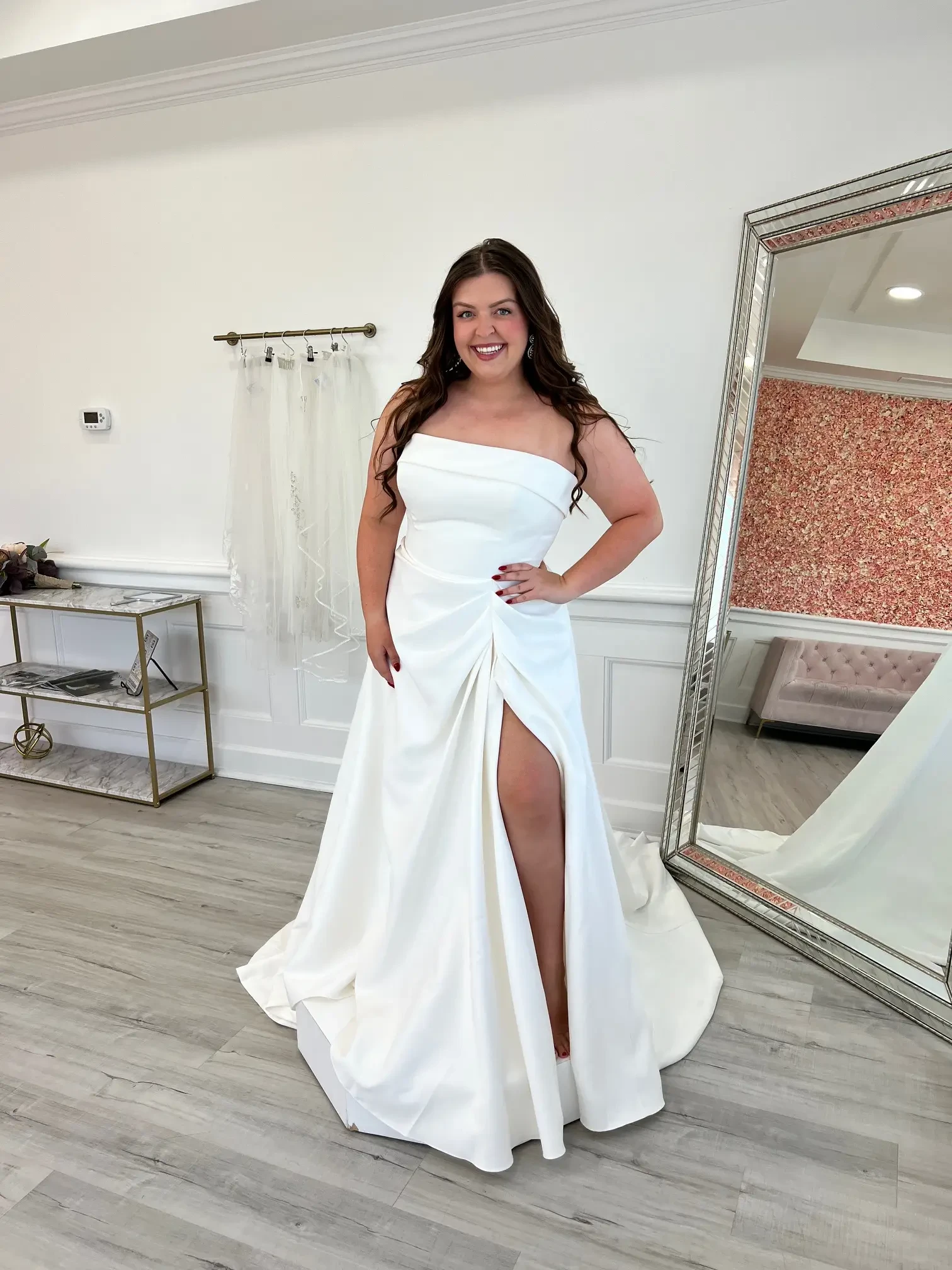 BB BRIDAL SAMPLE SALE: THE EVENT YOU DO NOT WANT TO MISS (MAY 1–3). Desktop Image