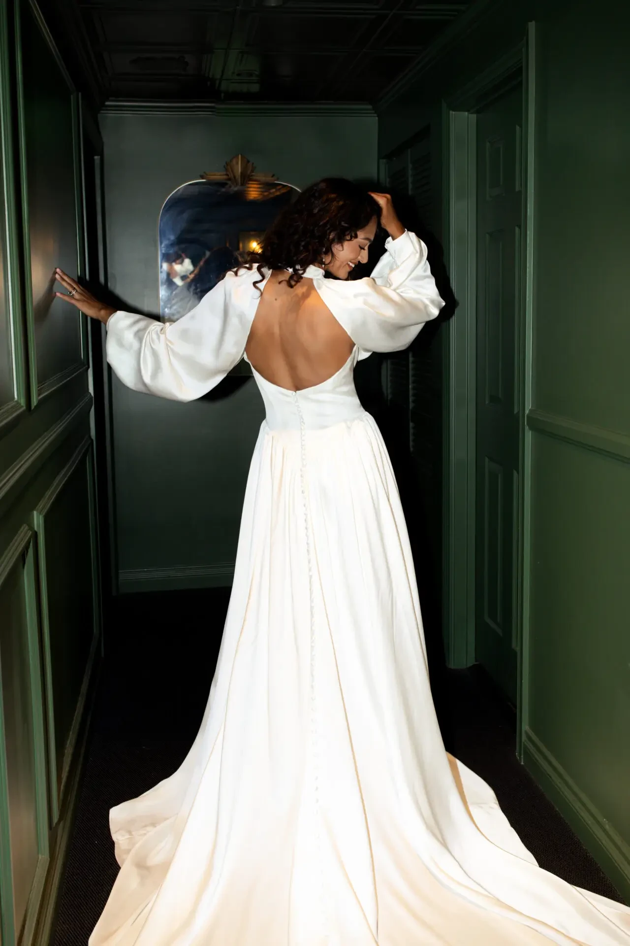 How to Plan a Destination Wedding: Everything You Need to Know. Desktop Image