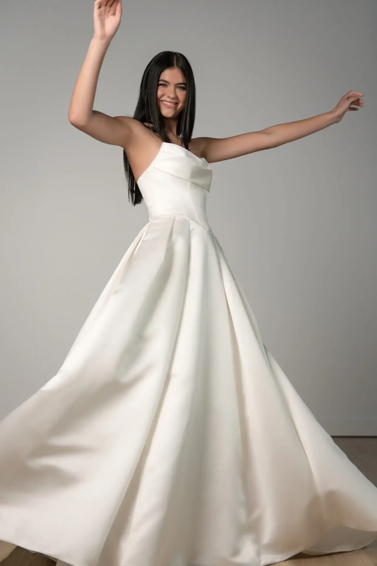 WHY SIMPLE WEDDING DRESSES ARE HAVING THE MOMENT IN BOISE Image