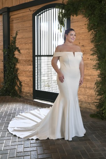 Essense of Australia Plus Size Style #Natasha #0 default thumbnail