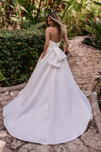 Allure  Style #Loretta #1 thumbnail