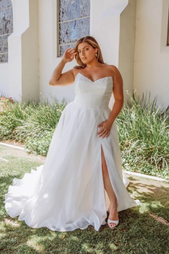 Essense of Australia Plus Size Style #Sabine #0 default thumbnail