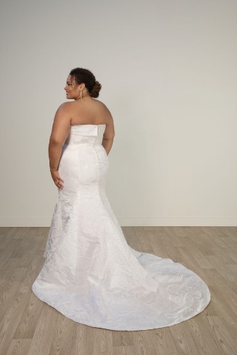 Stella York Plus Size Style #Journey #1 thumbnail